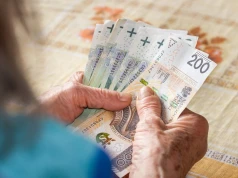 Ruszają wypłaty 14. emerytury. ZUS podał terminy, wiadomo, kto dostanie pełne 1978,49 zł