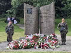 „Oddajemy hołd i wdzięczność nauczycielom TON za ich heroiczny wysiłek”. Niezwykły Apel Pamięci w Warszawie