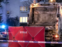 Śmiertelne potrącenie na Bielanach. Kierowca śmieciarki z zarzutem po tragedii przy ul. Kochanowskiego