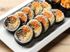 Zwijam jak sushi, ale nie dodaję ryby. Tak jedzą Koreańczycy