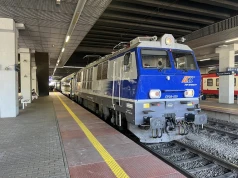 Koziołek PKP Intercity już nie “hasa” Flirtem lecz wagonami z lokomotywą