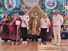 Z POCZTY REDAKCYJNEJ. Skrzeczońscy pezetkaowcy na dożynkach w Grodkowie