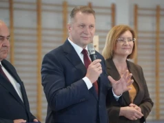 Czarnek obiecał rodzicom uczniów kolejne 800 plus na wyprawkę. "Jeśli moja partia wygra wybory"