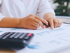 Skąd fiskus wie o Twoim zagranicznym koncie? System CRS w praktyce
