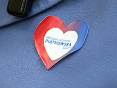 UJAWNIAMY. Członkini Miejskiej Komisji Wyborczej publikowała w grupie popierającej Piątkowską. Teraz usunęła wpisy