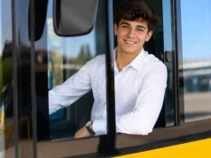 18-latek za kierownicą autobusu miejskiego. Od 3 września to legalne, ale z limitem 50 km