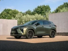 Lexus odświeżył NX-a. Ma nowe wnętrze i jeszcze oszczędniejszą hybrydę
