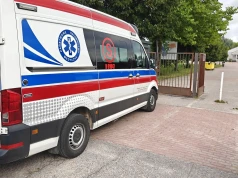 Zawał za bramą. Karetka nie mogła wjechać na Dębicę