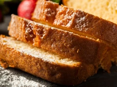 Zamiast masła dodałam ubitą śmietankę. To ciasto zawsze wychodzi puszyste
