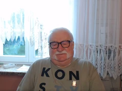 Wałęsie puściły nerwy po wpisie internauty. „I Ty durniu w to uwierzyłeś?”