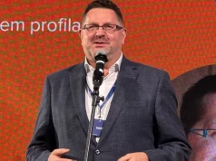 „Młodzi powinni mieć pełną wiedzę o zagrożeniach”. Ks. Arkadiusz Nowak o edukacji zdrowotnej, seksualnej, HIV i prawach pacjentów