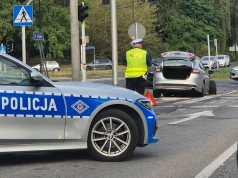 Zderzenie dwóch Fordów na ul. Głębokiej. Jedna osoba poszkodowana