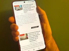 Smartfony przebiły telewizory. Polacy spędzają godziny przed małymi ekranami. Sprawdź nowe dane i zalecenia w Warszawie