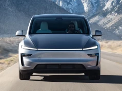 Tesla Model Y klęka na robocie. Użytkownicy liczą palce