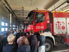 Krakowscy strażacy otwierają drzwi. Będzie można zobaczyć ich codzienną pracę od kuchni