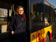 Biejat nie uklękła w kościele. W sieci wybuchła burza, do sprawy odniósł się ksiądz