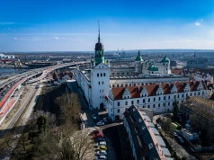 Pan Przygoda zabiera dzieci do lasu. Nowy sensoryczny spektakl już we wrześniu