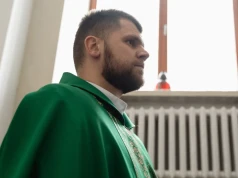 Jedna lekcja religii to dla Kościoła za mało. Biskup zapowiada kolejną walkę o więcej katechezy
