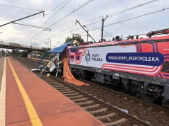 Kolejny wypadek na torach. TIR wjechał pod pociąg PKP Intercity w Gdańsku