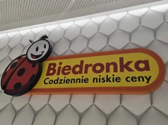 Wielka promocja w Biedronce. Klienci biorą całe kartony, bo cena mocno spadła