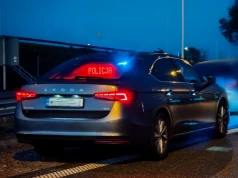 Chciał uniknąć mandatu. Trafił do policyjnego aresztu i usłyszał zarzut korupcyjne