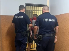 Wybił okno, uszkodził telewizor i groził pozbawieniem życia.