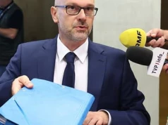 Berek przekonuje, że jest urzędnikiem, a PiS szuka formalnych argumentów przeciwko niemu
