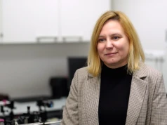 Polacy stworzyli okulary wyświetlające obraz za pomocą podczerwieni. To pierwszy taki prototyp na świecie