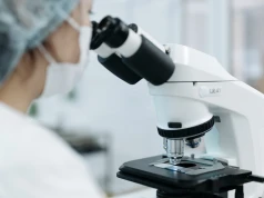 Naukowcy odkryli, jak „włącza się” białko związane z chorobą Parkinsona
