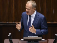 Tusk atakuje opozycję i grzmi na Kaczyńskiego: Zabrnąłeś w bagno