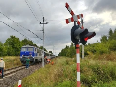 Pociąg IC z Olsztyna do Krakowa stanął „w szczerym polu”. Ewakuowano ok. 150 pasażerów