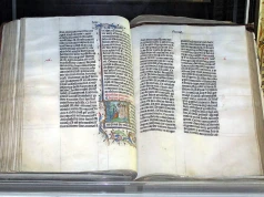 Biblia nie od początku wyglądała tak jak dziś. O jej kształcie decydowano przez stulecia