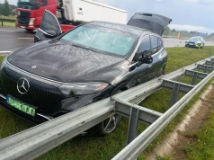 Dwie kolizje na A4 w kierunku Rzeszowa. Śliska nawierzchnia zaskoczyła kierowców
