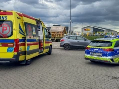 Pechowy manewr na stacji w Nowogrodzie. Kobieta w szpitalu, policja czeka na diagnozę