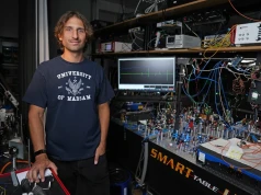 Wygląda jak surfer z Kalifornii. Profesor UW dostał 2 mln euro na anteny kwantowe