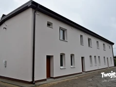 Miliony na popegeerowskie budynki. W Wójcinie właśnie zakończyli termomodernizację z programu WFOŚiGW (ZDJĘCIA)