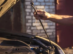 Silnik benzynowy klekocze jak diesel? Nie zawsze czeka go kosztowny remont