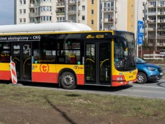 Autobusy zasilane sprężonym gazem wyjechały na ulice polskiego miasta. W grudniu będą kolejne