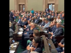 Posłowie zaczęli szczekać w Sejmie. Polityk udostępnił nagranie. „Hau, Hau!”
