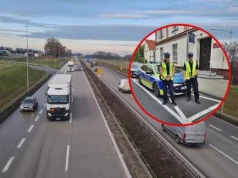 Awaria karetki przewożącej dziecko w ciężkim stanie. Policjanci ruszyli na A4