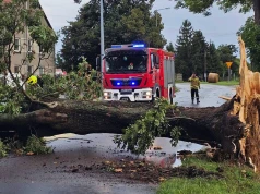 Piątkowe popołudnie z żywiołem nad powiatem pyrzyckim. Strażacy mieli pełne ręce roboty, najgorzej w gminie Warnice
