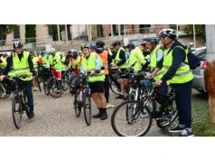 Kielce: Pielgrzymka Rowerowa na Święty Krzyż odbędzie się w sobotę, 12 września. Wyjątkowy peleton poprowadzi biskup Marian Florczyk. Zobacz wideo.