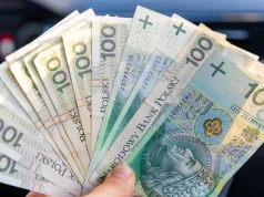 Bez wymaganego stażu i weekendy w domu. Praca od zaraz za nawet 14 tys. zł