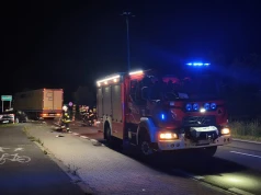 Czołowe zderzenie osobówki z ciężarówką na DK25. W aucie było dwoje dzieci!