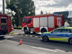 Wypadek Audi i Forda przed McDonald’s (ZDJĘCIA)