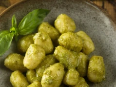 Gnocchi z cukinią we włoskim stylu. Szybki i prosty pomysł na obiad