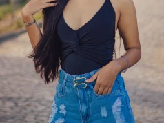 Jortsy to najmodniejsze szorty sezonu. Te dwa modele warto mieć w szafie