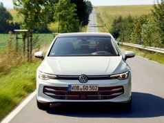 W pełni hybrydowy Volkswagen Golf ma nową 136-konną wersję. W promocji kosztuje 122 890 zł
