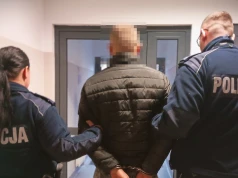 Gm. Dobre Miasto. Miał zakaz zbliżania się do kobiety. Złamał go i znów jej groził. 22-latek trafił do aresztu