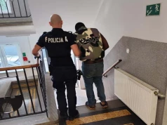 Zaniepokojeni mieszkańcy wezwali policję. Afrykańczyk zostanie deportowany